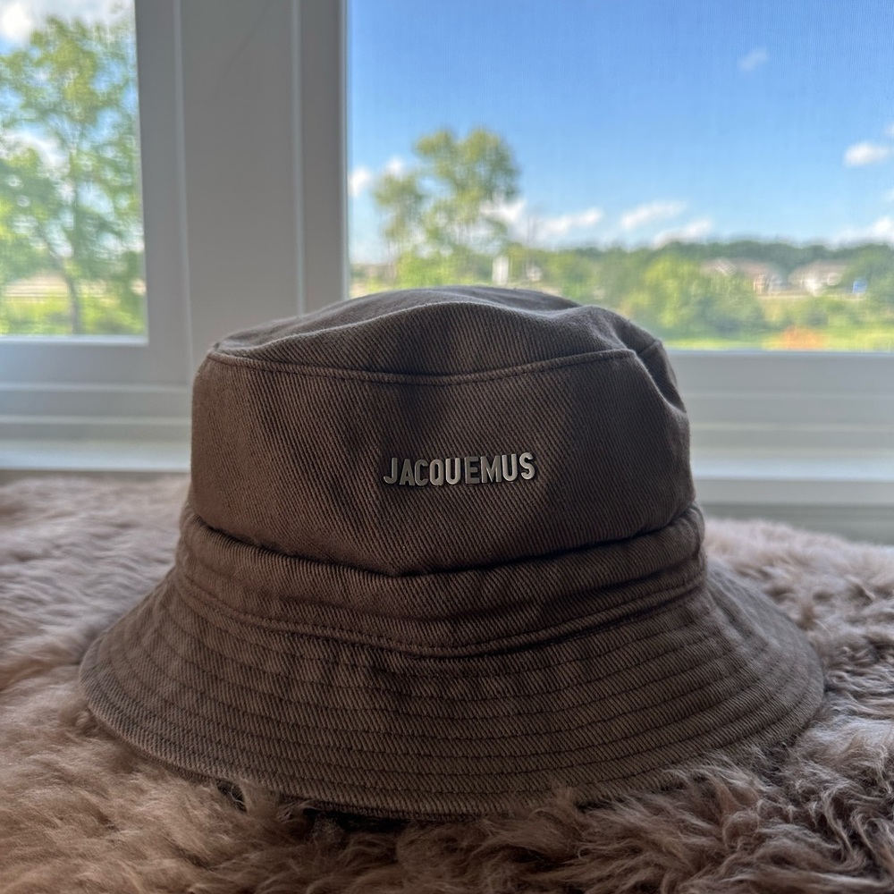 Jacquemus bucket hat! 👒